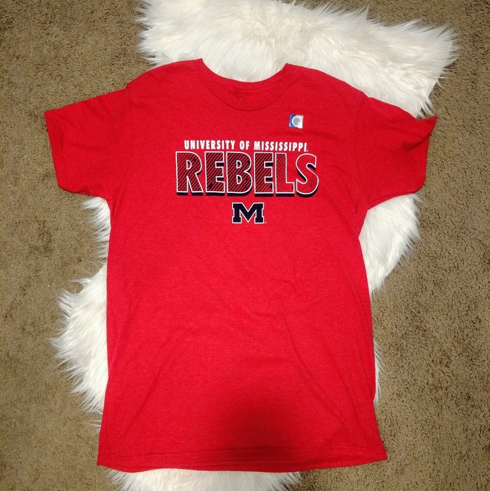 🌿 3 for $15 NWOT Ole Miss shirt 💙❤️